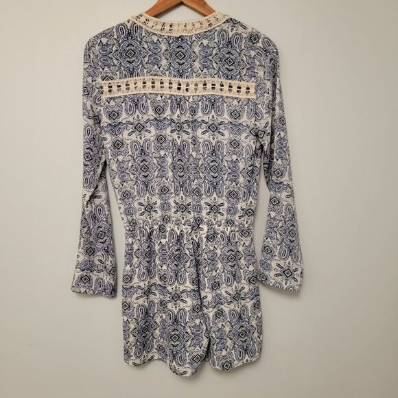 Romeo & Juliet Romper Couture‎ Blue Ivory Paisley Roll Tab Sleeve Medium NEW NWT - Picture 2 of 11